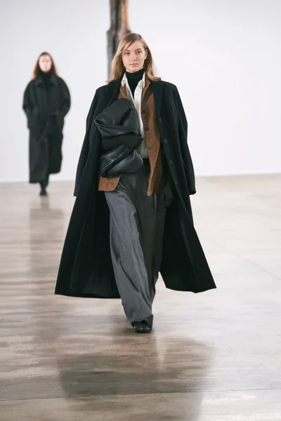 Look 24
